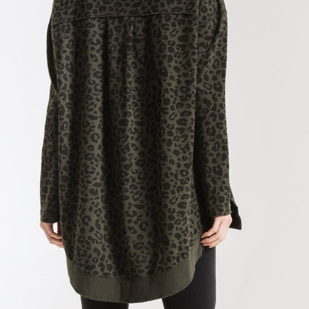 Z Supply Womens Weekender Pullover Leopard Print in Green/Black, Size XS - Picture 9 of 10